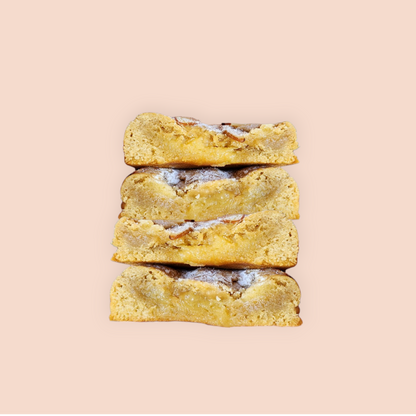 Mandel Croissant cookie
